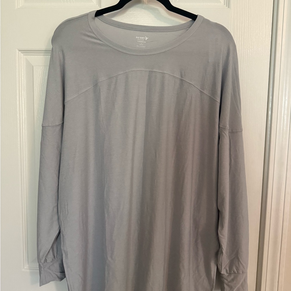Old Navy Active Light Gray Top